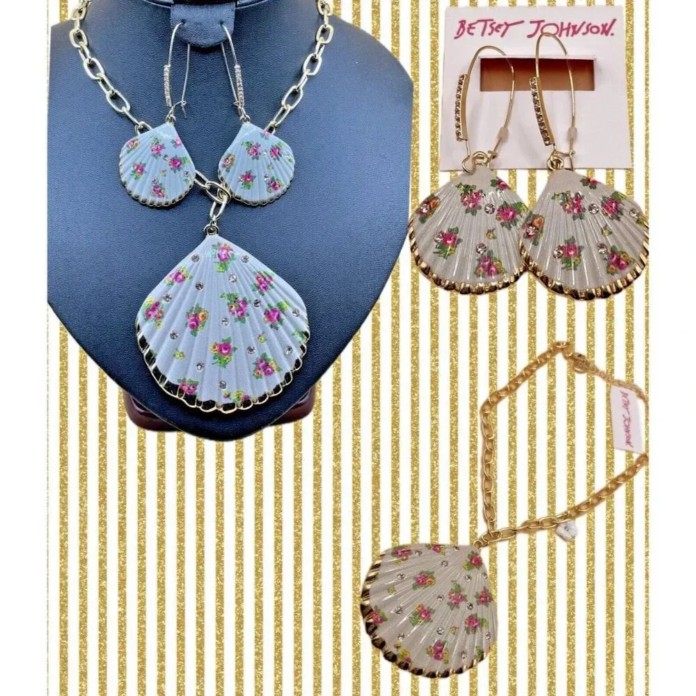 Betsey Johnson Gold Chain Floral Print Seashell Pendant & Matching Earrings Set